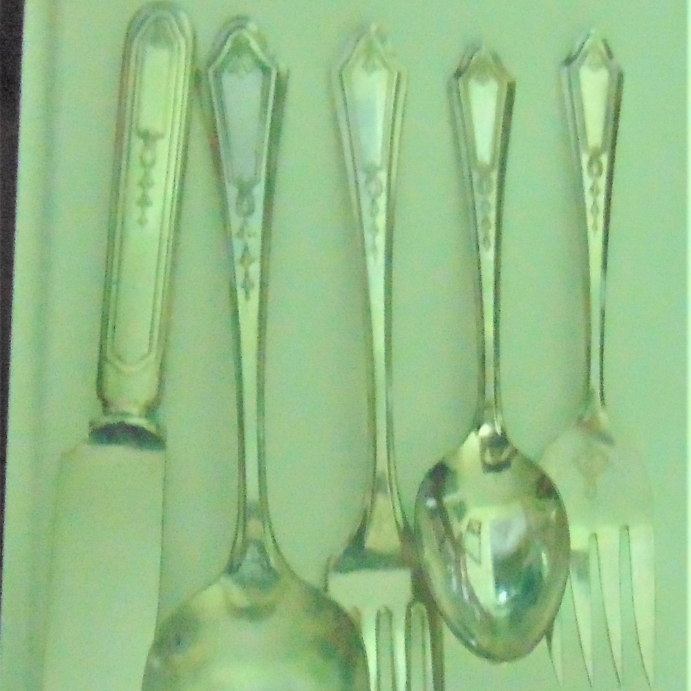 Oneida "Duchess" Silverplate Flatware 5+ Settings